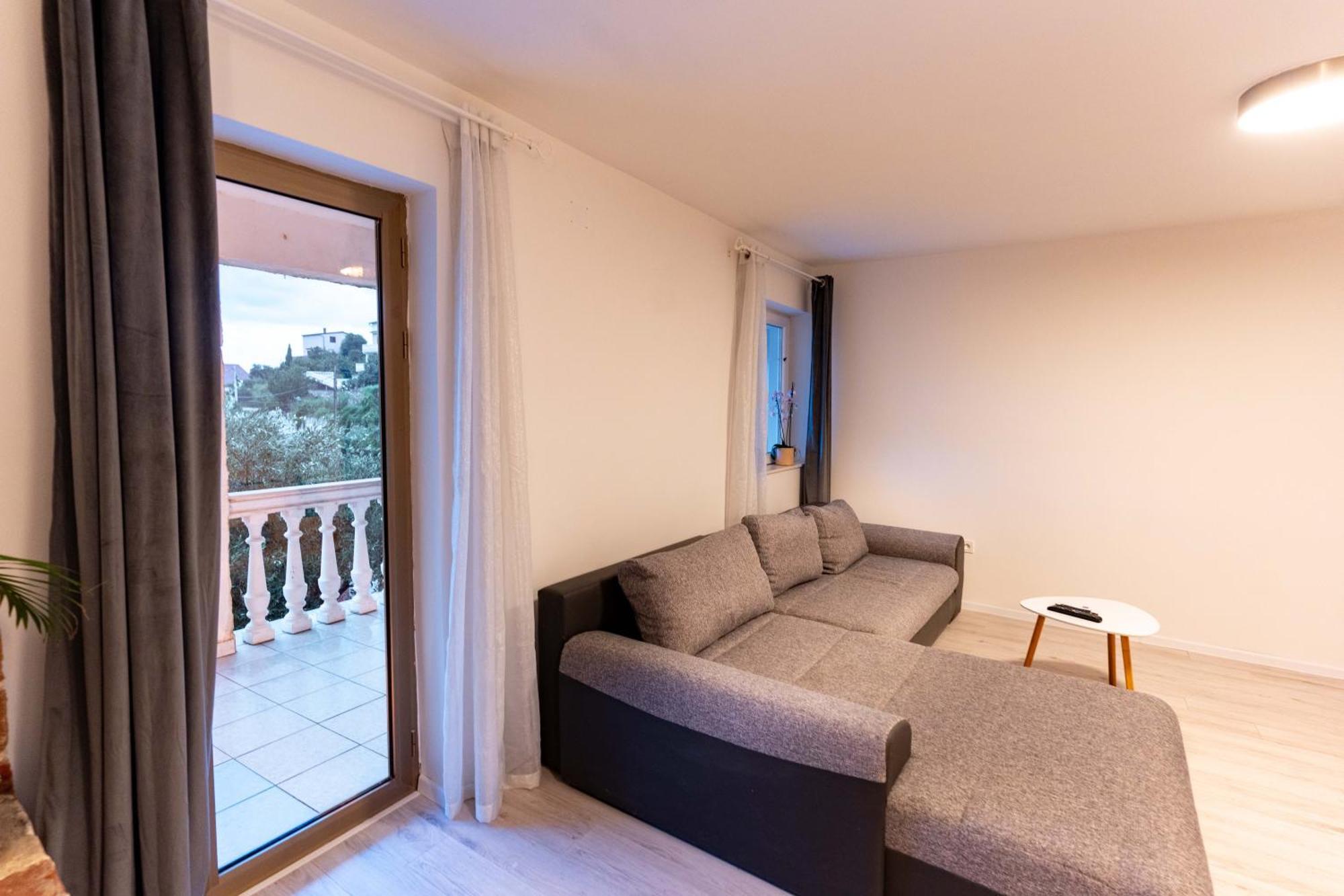 Grguric Apartments Palit Екстериор снимка